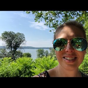 Meet your Posher, Mollie